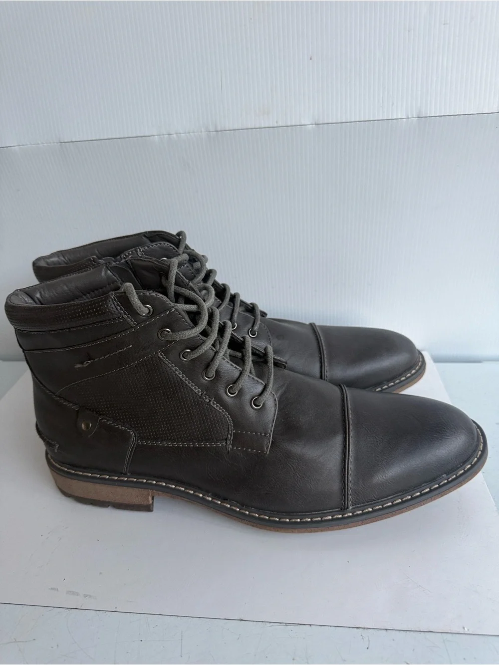NEW Steve Madden M-Brix Ankle Chukka Boots Side Zip Size 10.5 Medium Gray